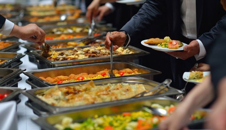 Azərbaycanlılar restoran və hotellərə ən çox pul xərcləyənlər sırasındadır