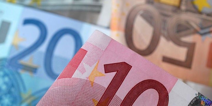 Treyderlər Avro alır