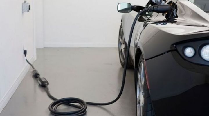 Nəhəng şirkətlər elektrikli avtomobil üçün güclərini birləşdirir