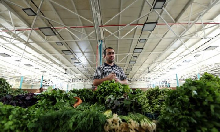 "Bazarlarda meyvə-tərəvəz satanlar vergi ödəməlidirlər"