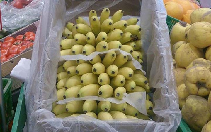 Bakıda Lənkəran istehsalı adı ilə 8 manata banan satılır 