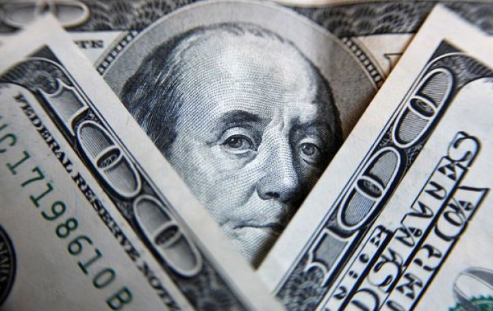 Mart gəldi, banklarda Dollar qalxmağa başladı