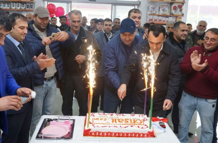 Sayı sürətlə artan mağazanın Bərdədə də filialı açıldı