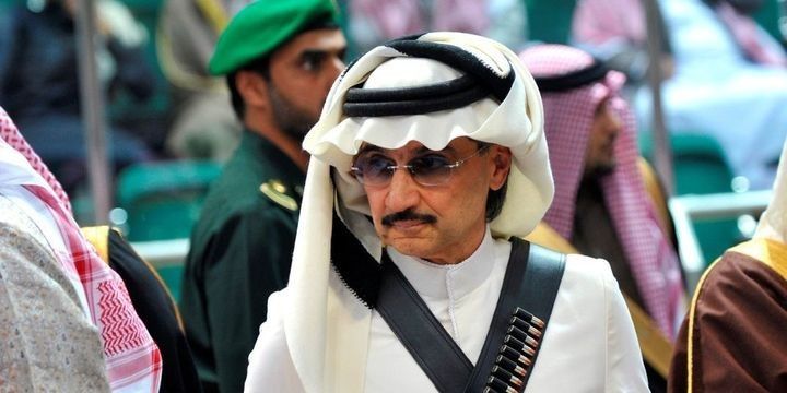 "Onları döyüb, ayaqlarından asırlar"