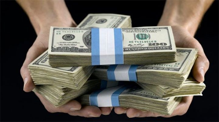 Sərvətinin 80 faizini bağışladı