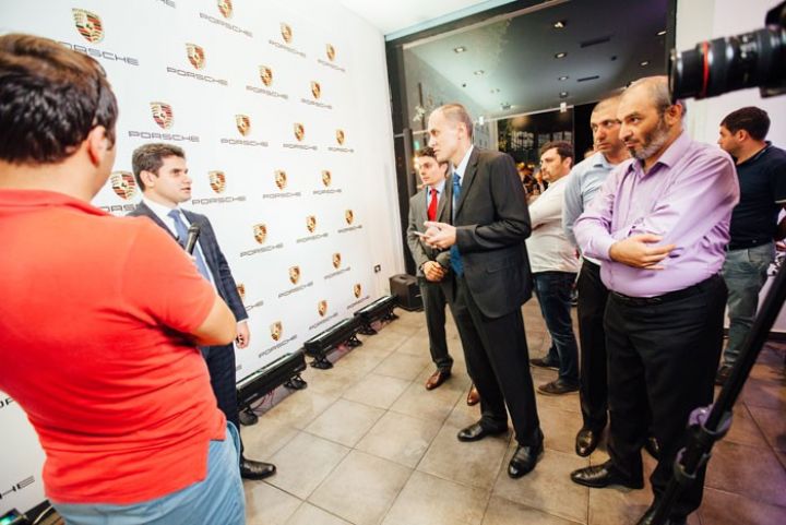 "Tanınmış brendlərin cəmləşdiyi bir ərazidə Porsche də olmalıdır" - MÜSAHİBƏ