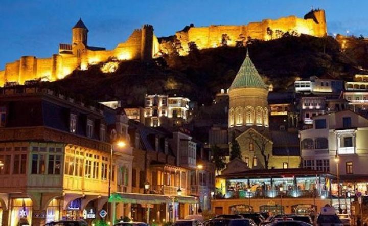 Gürcüstanın bu il turizmdən əldə etdiyi gəlir açıqlanıb