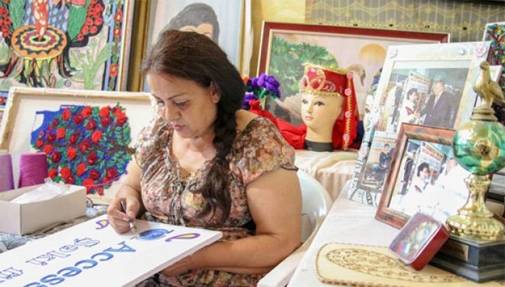 Yoxa çıxmaqda olan qədim sənəti yüzlərlə insana sevdirən "AccessBank" müştərisi - REPORTAJ