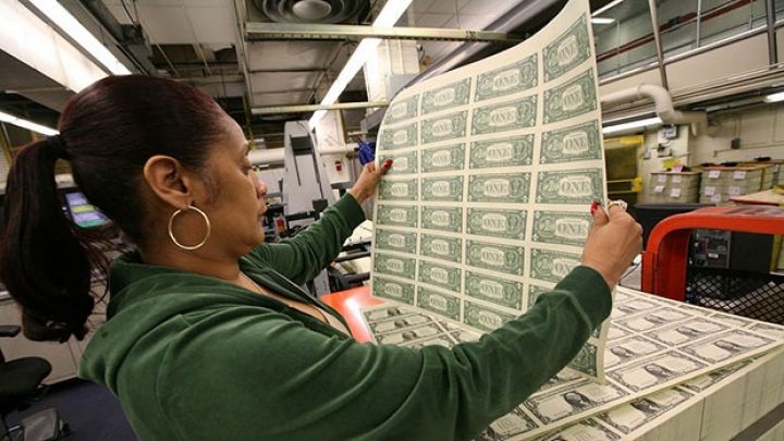 Dollar İndeksi 90 səviyyəsindən də aşağı düşdü