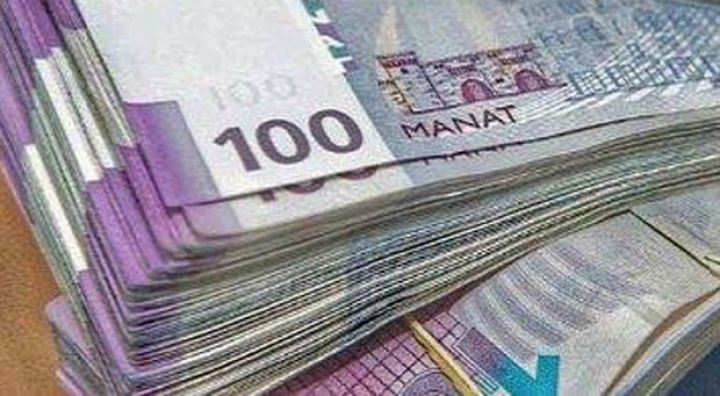 İyunda banklarda əhalinin əmanətləri artıb