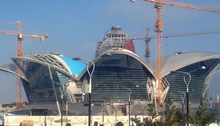 Konqres mərkəzi olmalı idi, əyləncə mərkəzi olmasına qərar verilib