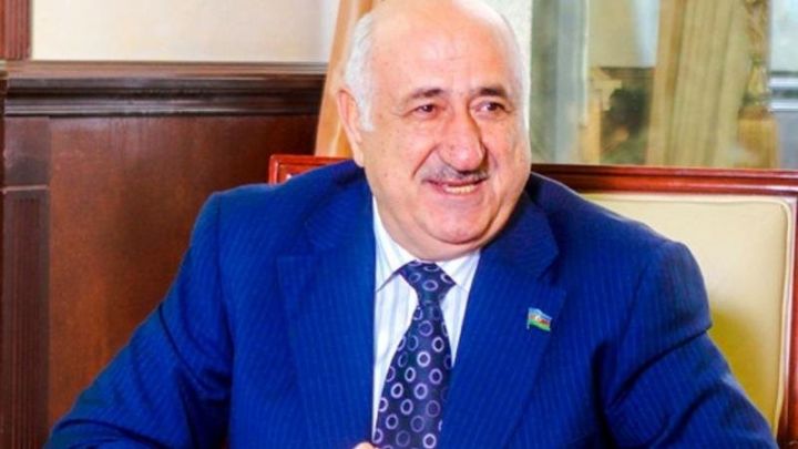 Sərt çıxışlar edən yəhudi “Şöhrət” ordenilə təltif edildi