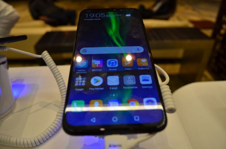 Telefon bazarında güclü rəqib – BAKIDA TƏQDİM EDİLDİ, QİYMƏTİ