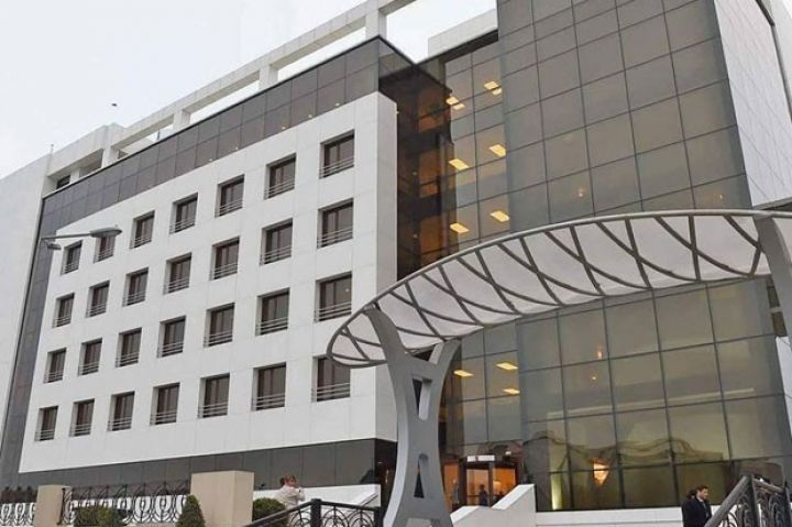 Məhşur klinika növbədənkənar yığıncaq çağırdı, rəhbərliyi dəyişdiriləcək