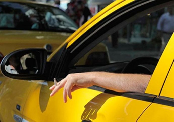 Taksidə siqaret çəkənləri polis cərimələyəcək - FƏRMAN