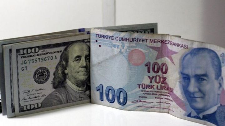 Dollar/TL 4 ayın ən aşağı səviyyələrində