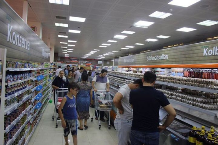 Əhalinin gəlirləri 6,1 faiz, qiymətlər isə 1,7 faiz artıb