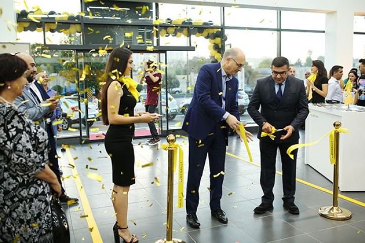 Bakıda Renault-ın yeni satış salonu açılıb, ARKANA modeli təqdim edilib