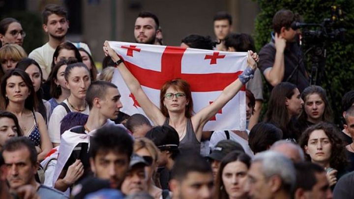 Gürcüstan əhalisi Azərbaycanla münasibətləri necə qiymətləndirir? - SORĞU
