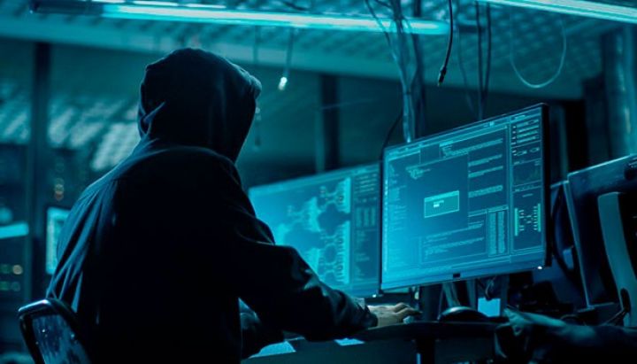 Nazirlik: Saytalara haker hücumu olmayıb