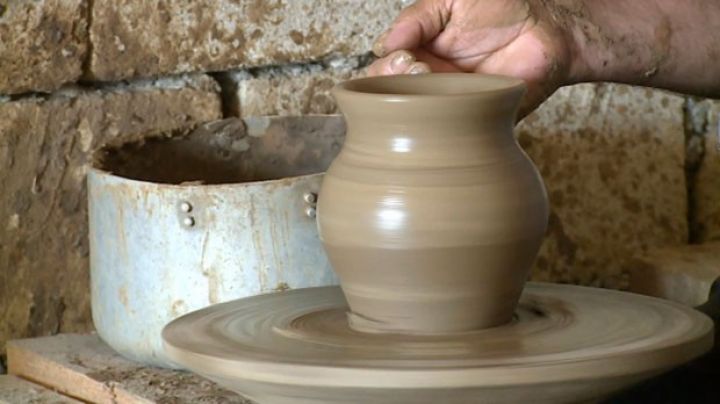 Bir saata 60 qab hazırlayan lənkəranlı dulusçu