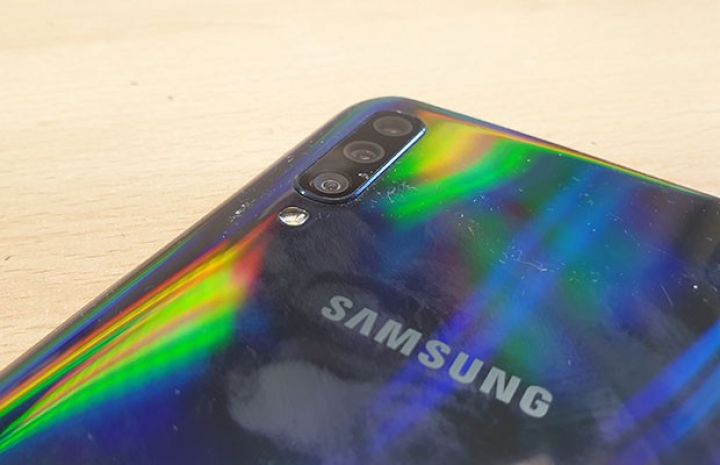 "Samsung" Azərbaycan bazarında geriləyir