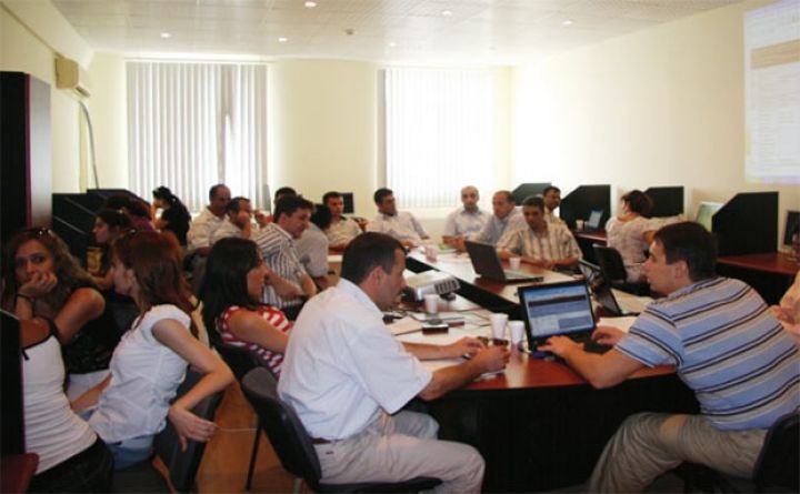 1635 vakant yer üçün 90 minə yaxın müraciət - AZƏRBAYCANDA