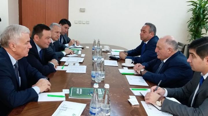 Məmməd Musayev Özbəkistanda bank məsələlərini müzakirə edib