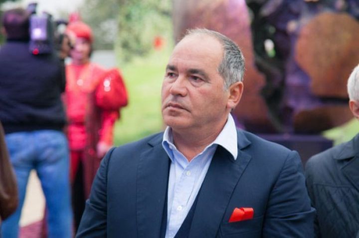 Azərbaycan əsilli milyarderin aktivləri dondurula bilər