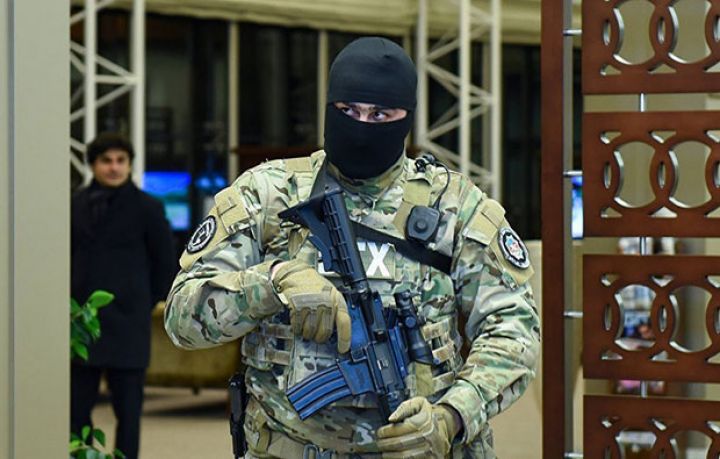 DTX daha bir məmuru saxladı