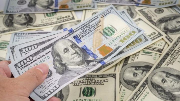 Dolların sabaha olan rəsmi məzənnəsi açıqlandı