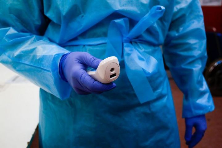 Macarıstan öz sərhədlərini xarici vətəndaşlara bağlayır