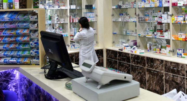 Dərman şirkətlərinin və apteklərin rəhbərləri  Dövlət Xidmətinə çağırılıb