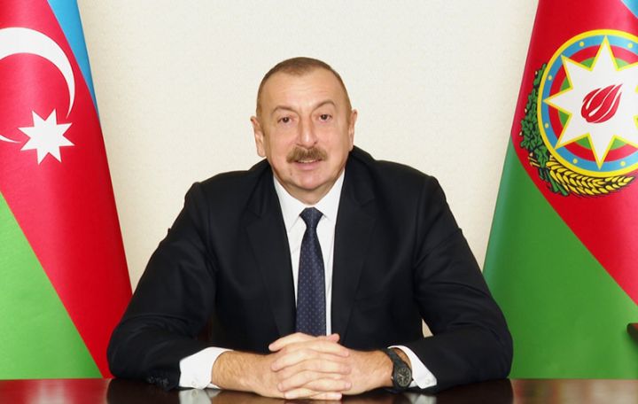 "Endir o bayrağı dirəkdən, bük, qoy cibinə, get başqa ölkənin tərkibində yaşa"