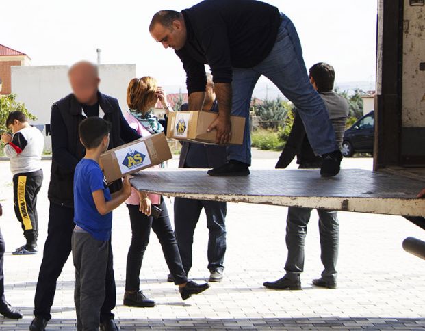 “AS Group” şirkəti düşmən tərəfindən evləri dağıdılan ailələrə yardım etdi