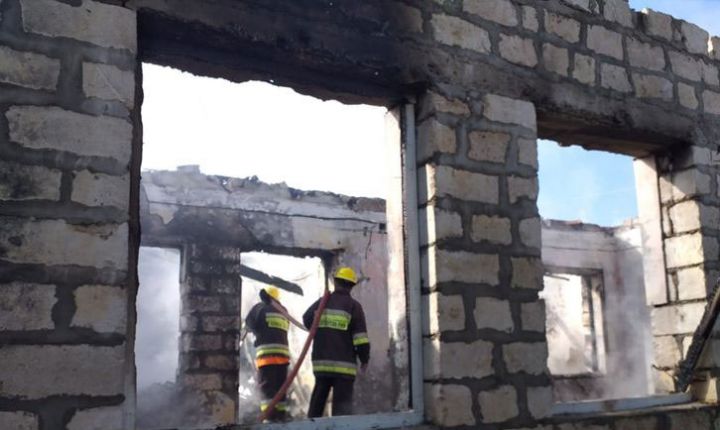 Ermənilərin  atdığı mərmi yaşayış evinə düşüb