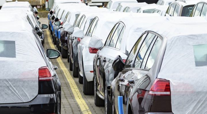 Azərbaycana avtomobil idxalı artmaqda davam edib - SON RƏQƏMLƏR