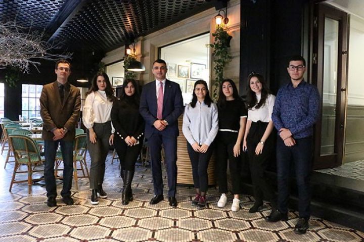 ADA tələbələri PAŞA Bankın İdarə Heyətinin sədri ilə görüşdülər