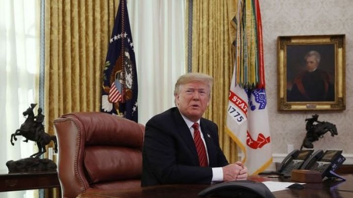 Tramp Apple şirkətinə "iPhone"un şifrəsini açması üçün təzyiqini artırdı