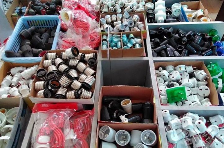 "Electro Service" dövlət şirkətinə 407 min manatlıq elektrik malları satdı