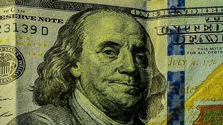 Dolların sabaha olan rəsmi məzənnəsi açıqlandı