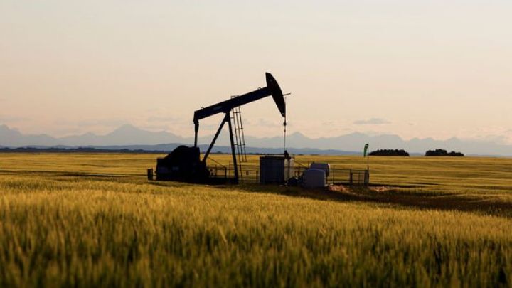 Azərbaycan neftinin qiyməti cüzi azalıb