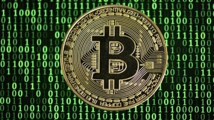 Bitcoin kəllə-mayallaq getdi