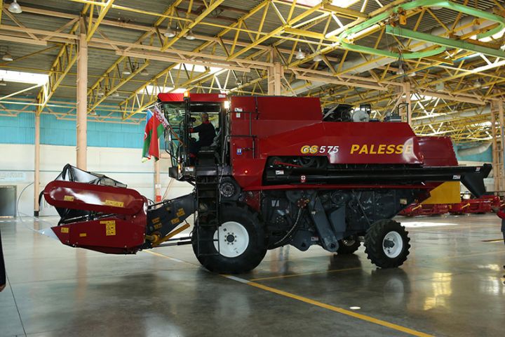 Gəncədə 50 ədəd taxılyığan kombayn istehsal edilib