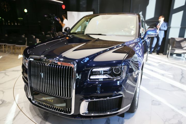 Ərəblər böyük sayda dəbdəbəli və zirehli Rusiya avtomobilləri alır