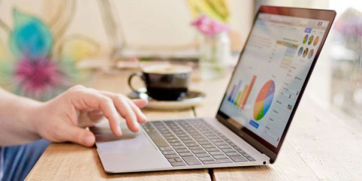 Nazirlik bu şirkətdən 5,6 milyon manatlıq noutbuklar alır