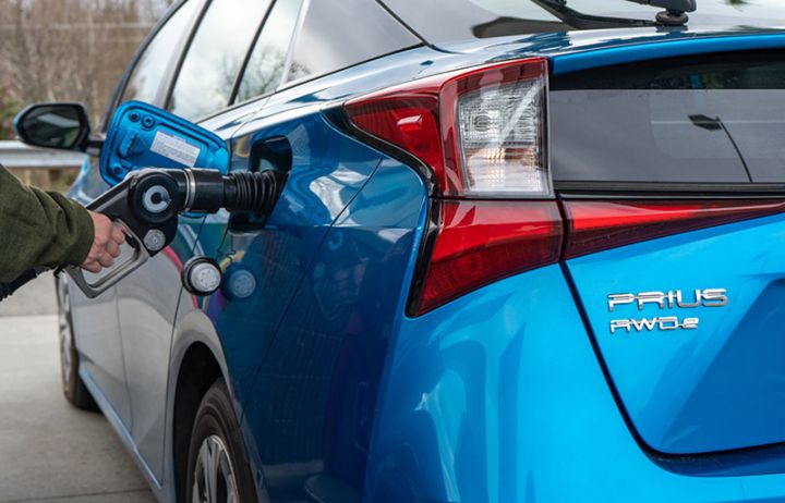 Azərbaycana bu il 10 mindən çox hibrid avtomobilləri gətirilib