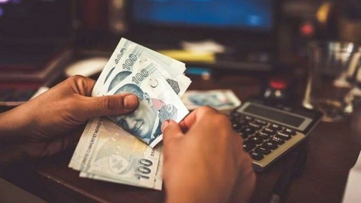 Türk lirəsi "Günəş görən qar kimi əriyir"