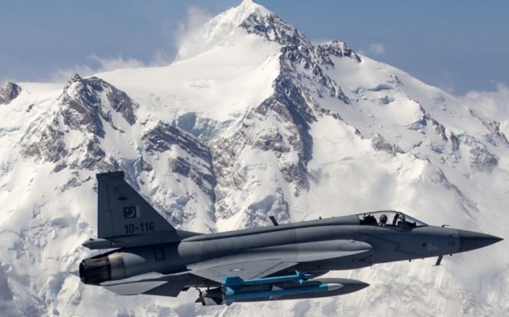 Azərbaycan Pakistandan JF-17 qırıcıları almaqda maraqlıdır