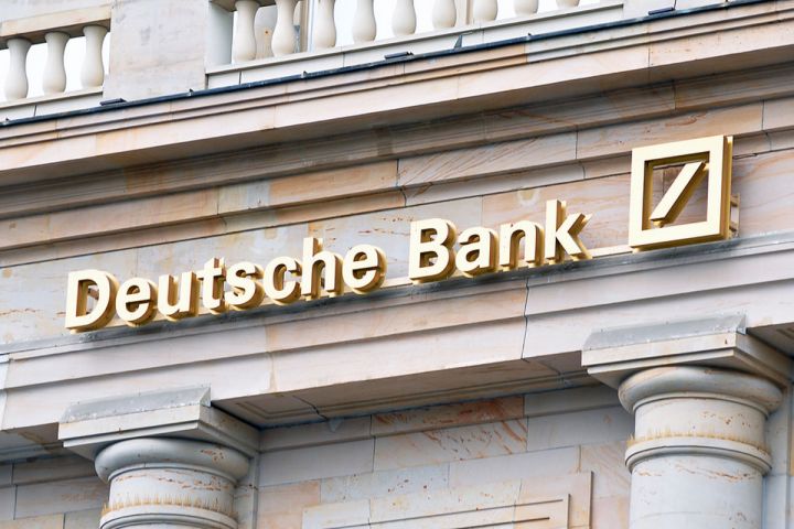 "Deutsche Bank"ın xalis mənfəəti 15 dəfə artıb